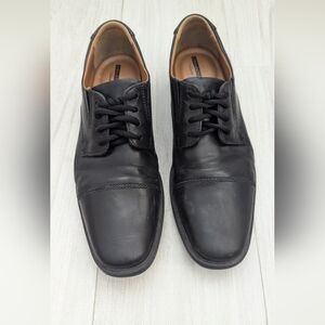 Clarks Man's Collection Cushion  Dress Shoe Size 8